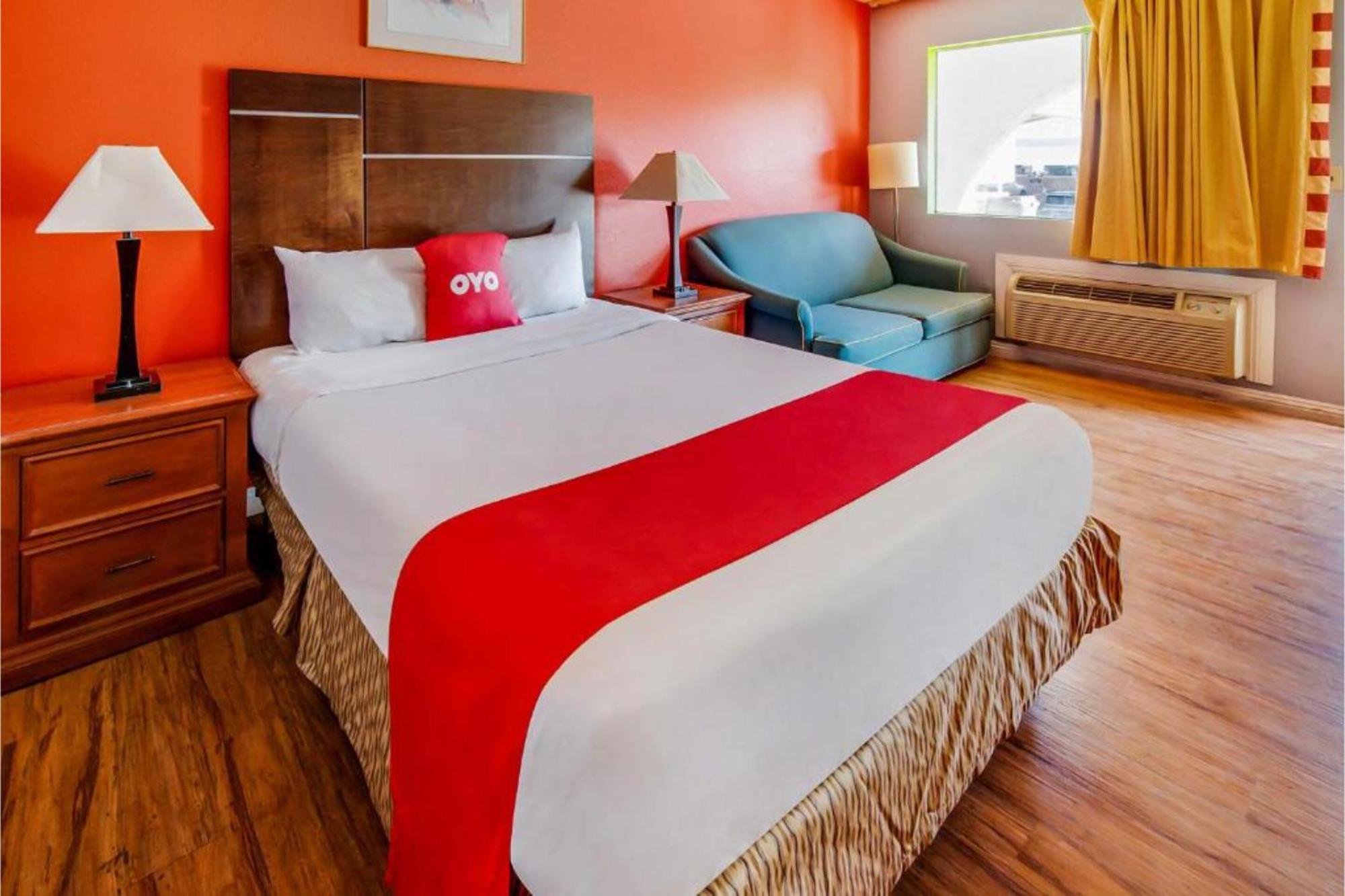 Hotel Europa Ridgecrest 2*